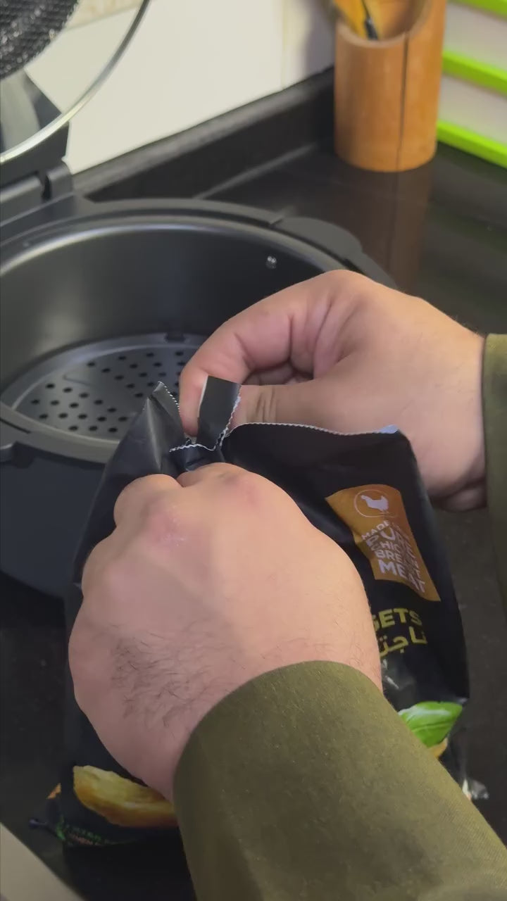 Winning Star Electric Digital Fryer 5L 1200W 200°CKitchen AppliancesThe Winning Star Electric Digital Fryer is a high-performance fryer with a 5L capacity and 1200W power. With its precise digital temperature control up to 200°C, you can enjoy perfectly c